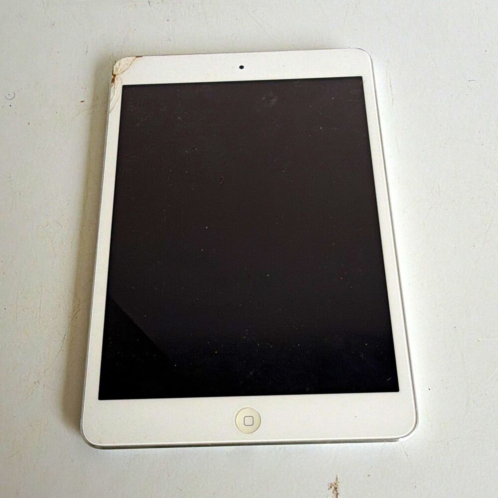 Apple iPad mini 16GB 7.9in Wi‑Fi A1489 Silver/White Tablet - screen cracked